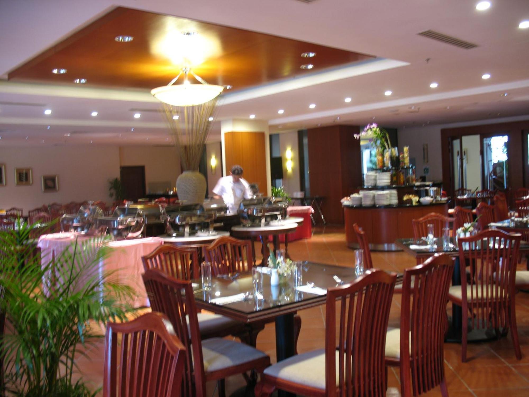 Pulai Springs Resort Official Skudai Exteriör bild